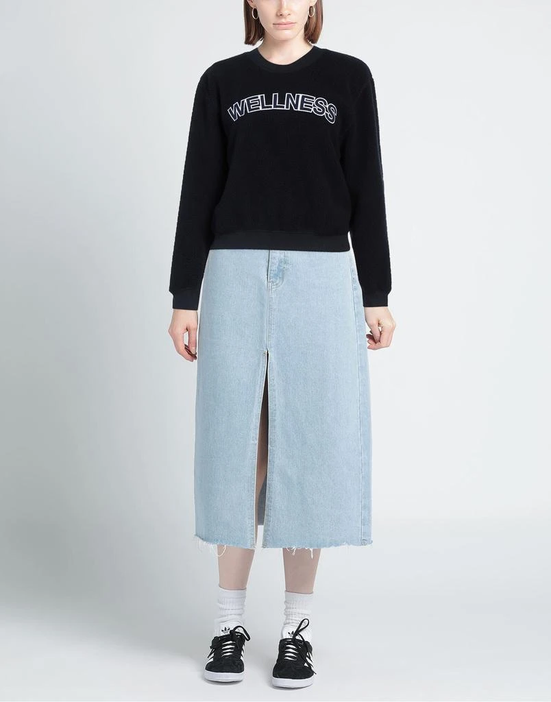 Sporty
Rich Sweatshirt 2