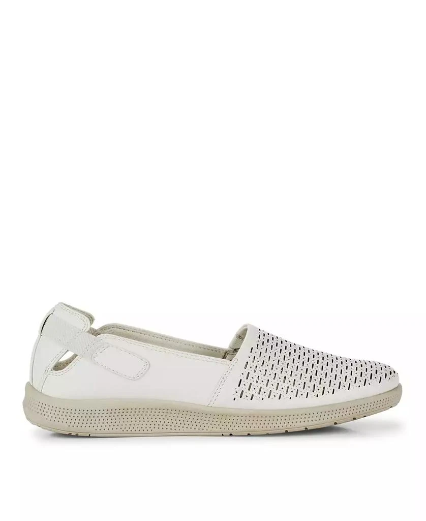Baretraps Women's Viccia Slip On Flats 2