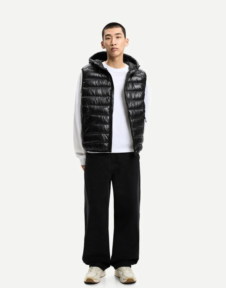 Bershka Bershka Lightweight puffer gilet in black 3