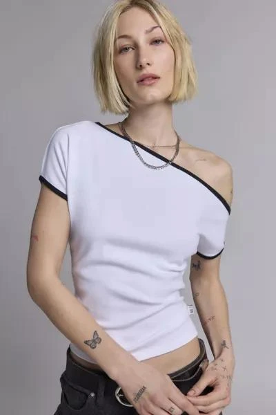 BDG BDG Sarah Off-The-Shoulder Cropped Tee 1