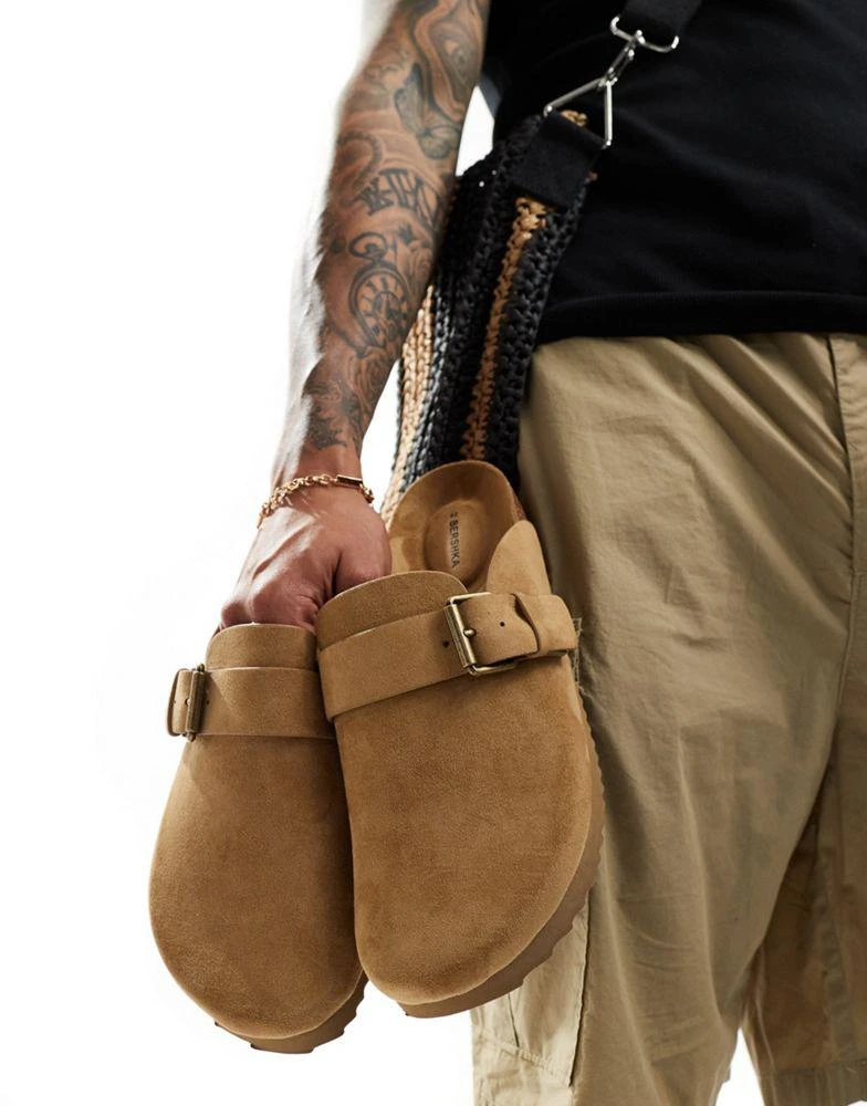 Bershka Bershka clog with buckle in sand 2