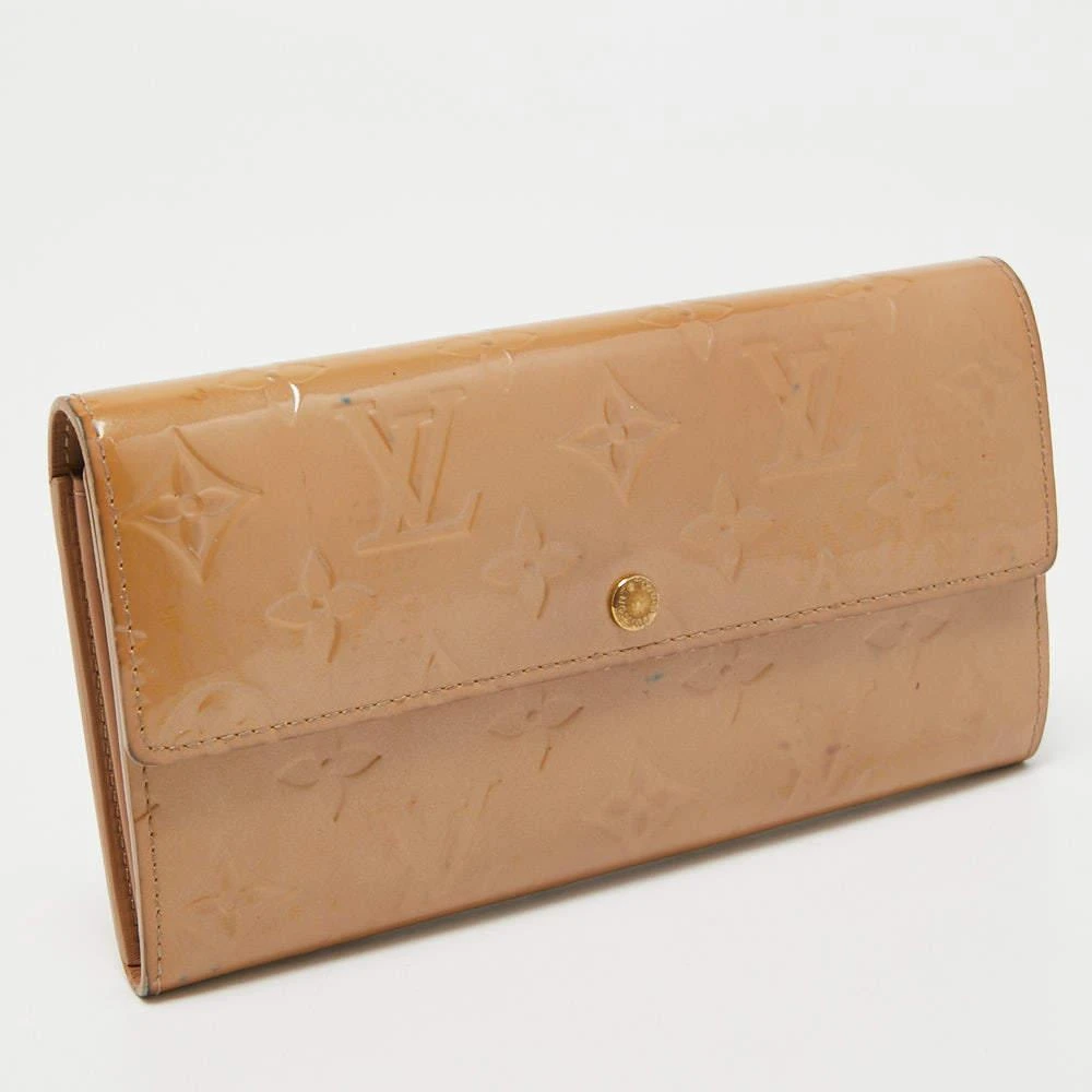 Louis Vuitton Louis Vuitton Noisette Monogram Vernis Sarah Wallet 6