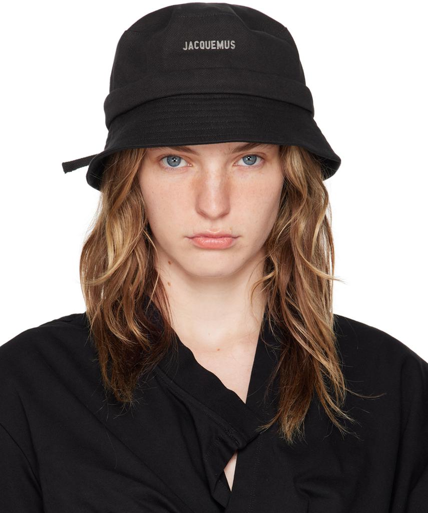ハット JACQUEMUS SS24 'Le Bob Belo' bucket hat (245AC6482379 BLACK) Jacquemus Le Bob Nylon Bucket Hat in Black – Leigh's of