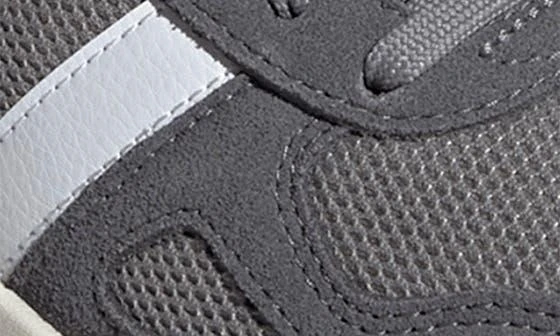 Adidas Run 84 Sneaker 9