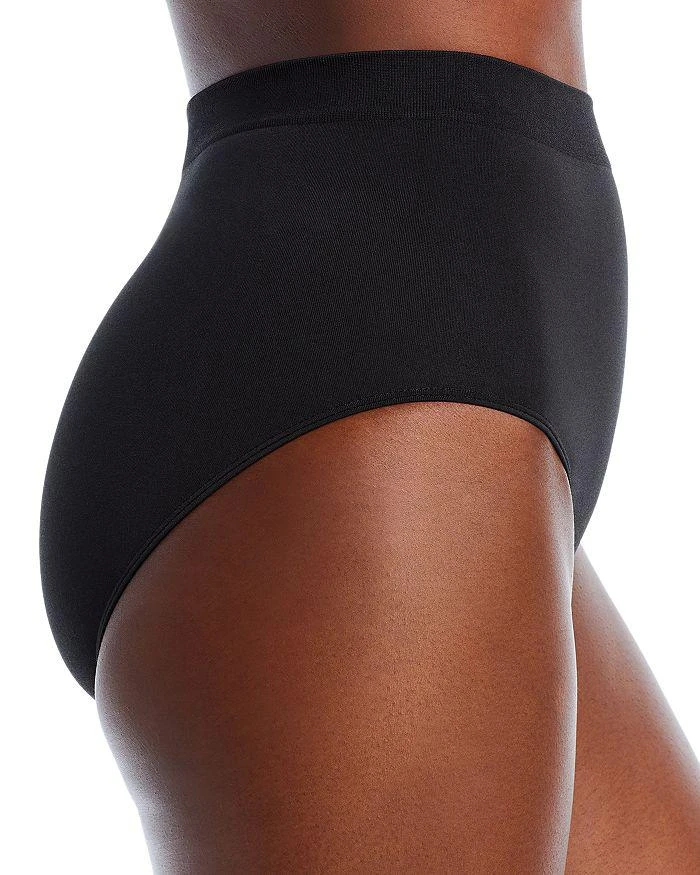 Wacoal B.Smooth® Seamless Briefs 3