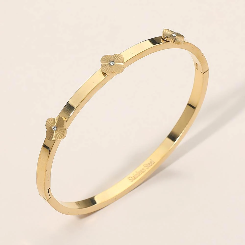 FASHNZFAB Stainless Steel CZ Center Quatrefoil Station Hinged Bangle Bracelet