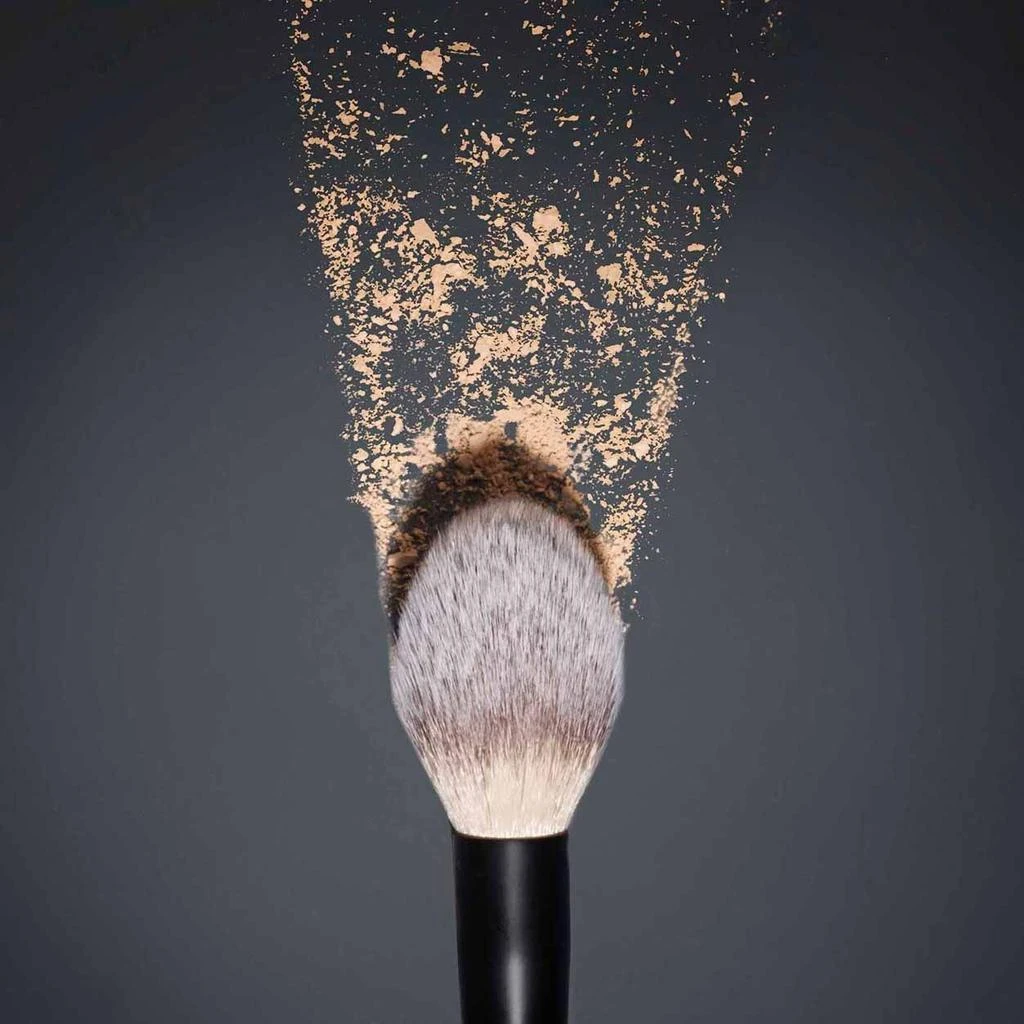 Rodial The Multi-Blend Brush 6