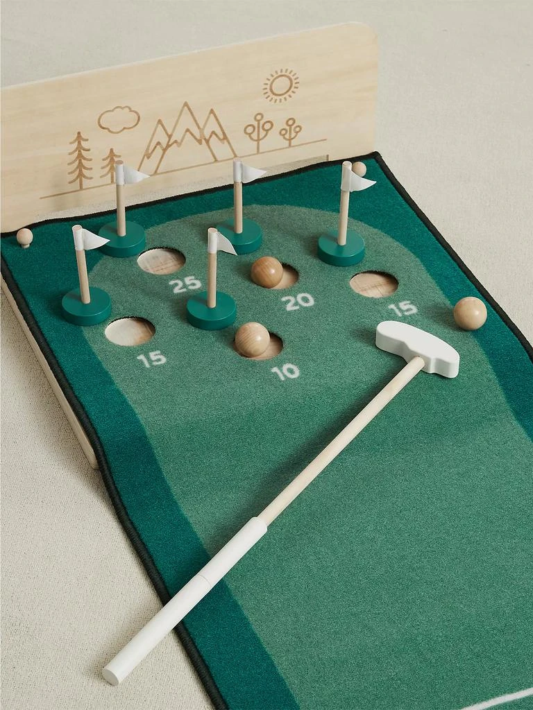 Wonder & Wise Kid's Keen Putting Green 5