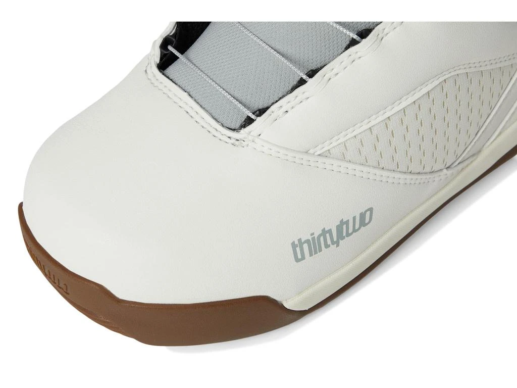 Thirty Two Stw Double Boa W
S 
24 2