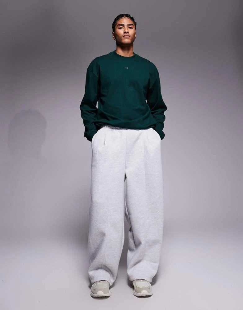 ASOS ASOS DESIGN loose joggers in sucba-style with pleats in light grey - LGREY