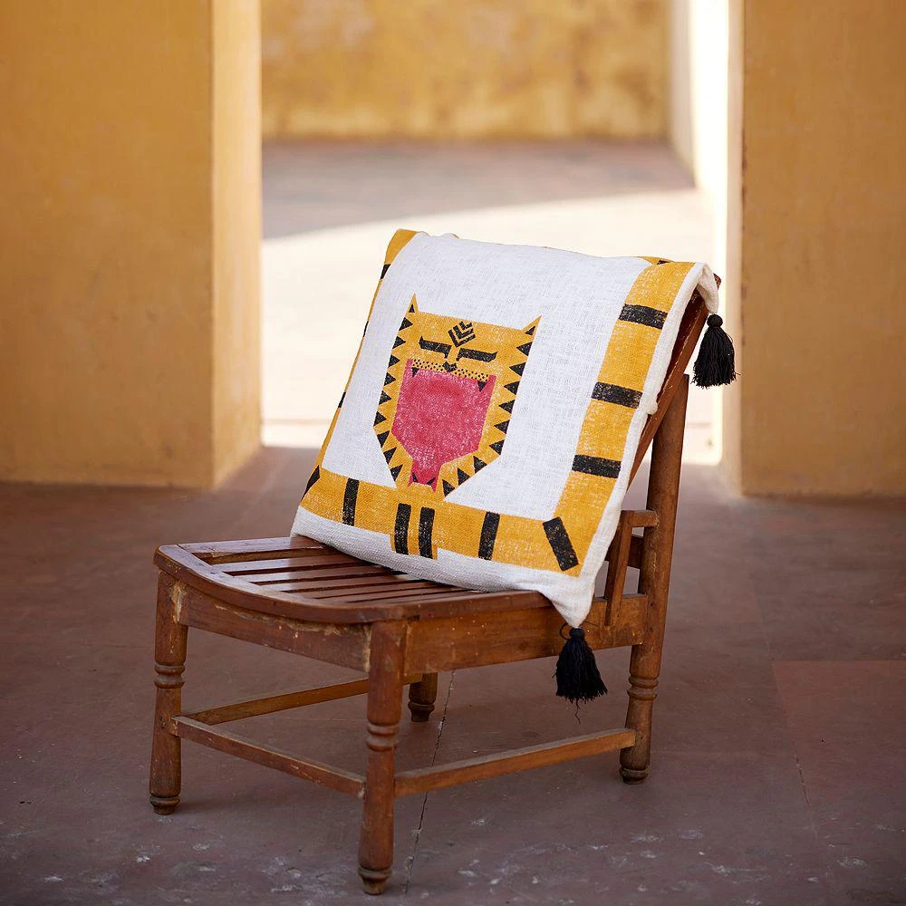 CQC LA Tiger Quilt with Two Shams, King 4