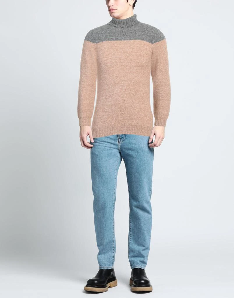 Heritage Turtleneck 2