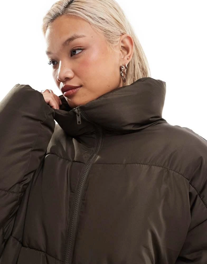 COLLUSION COLLUSION unisex puffer jacket in Brown 4