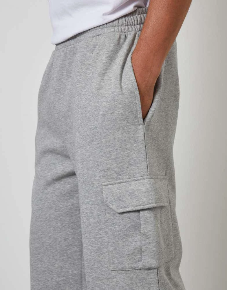 Threadbare Threadbare Wide leg cargo joggers in light grey 3