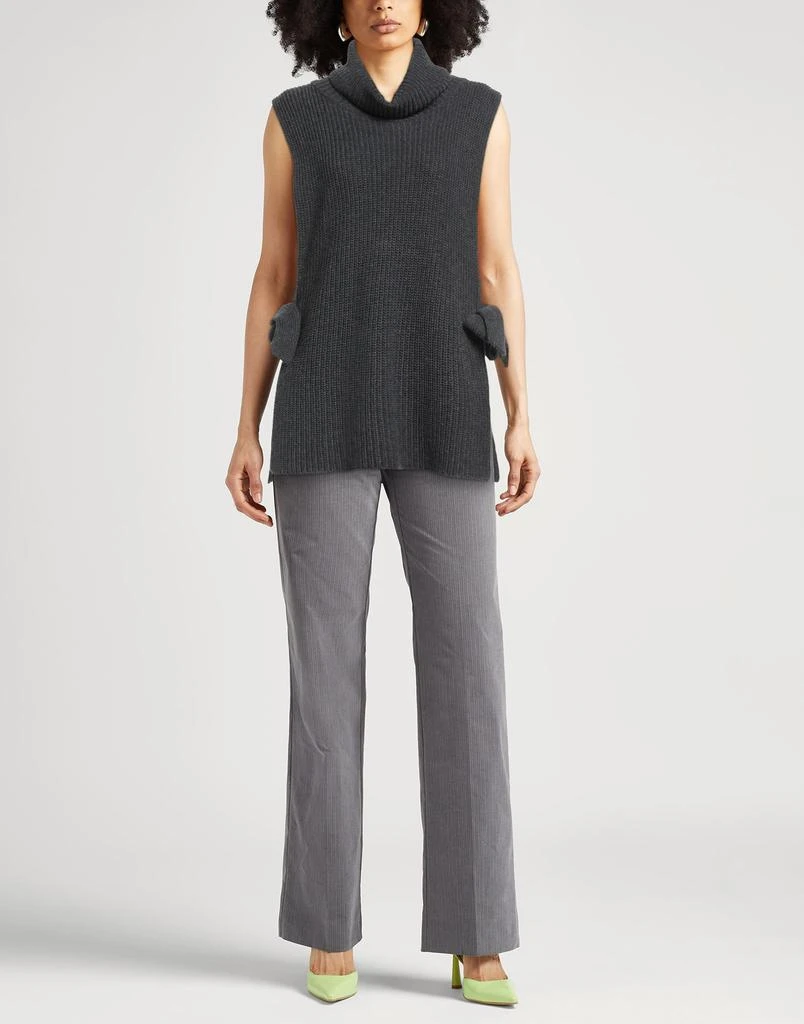 CARACTÈRE Sleeveless sweater 2