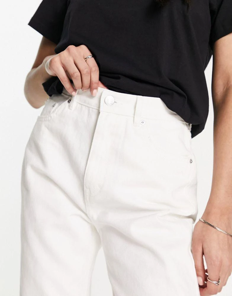 Pull&Bear Pull&Bear high waisted mom jeans in white 5