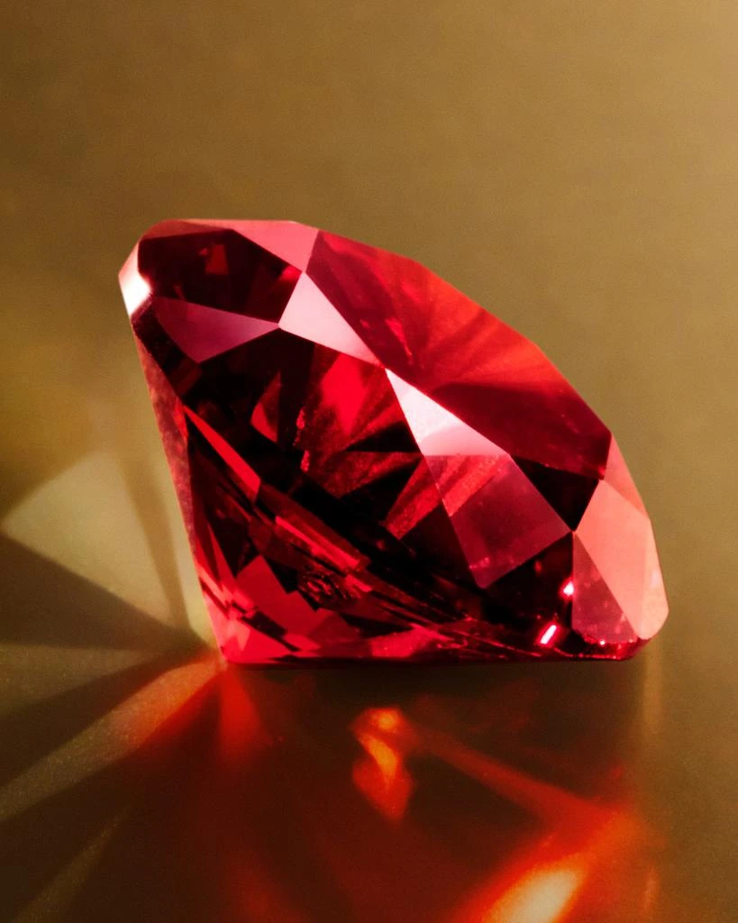 Cle de Peau The Precious Lipstick 5