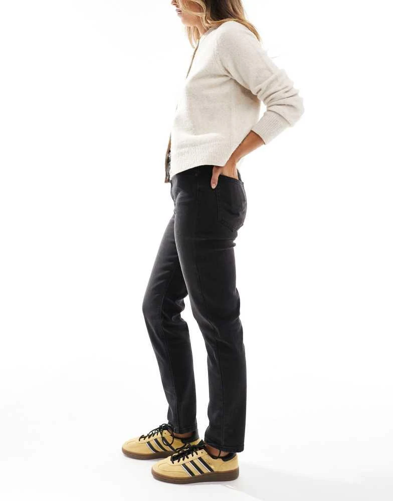 Pull&Bear Pull&Bear comfort mom jean in black 3