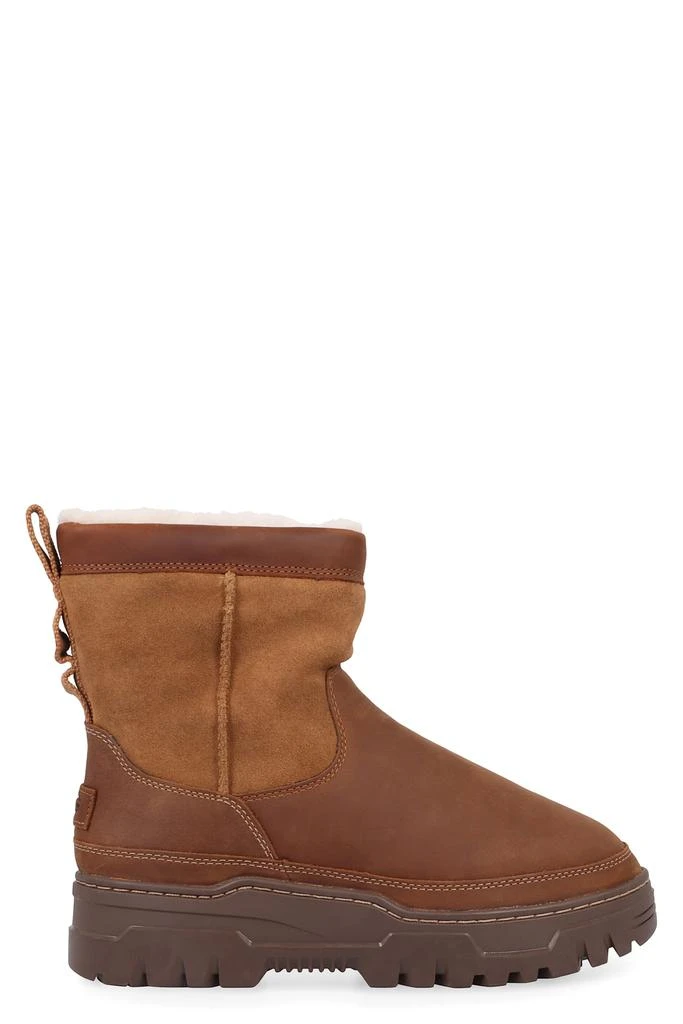 UGG Heritage Pull-on Trailgaze Boots 1