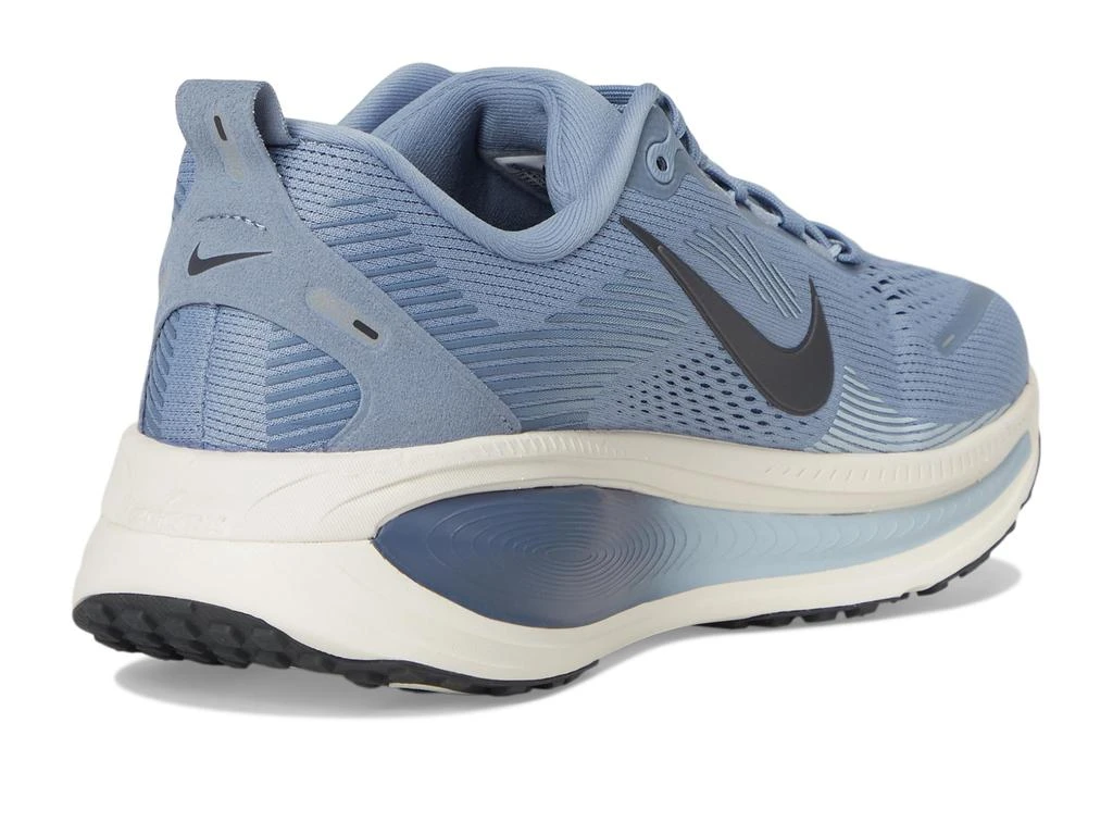 NIKE Vomero 18 5
