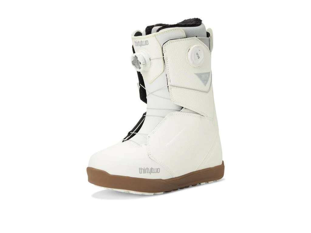 Thirty Two Lashed Double Boa W
S 
24 7