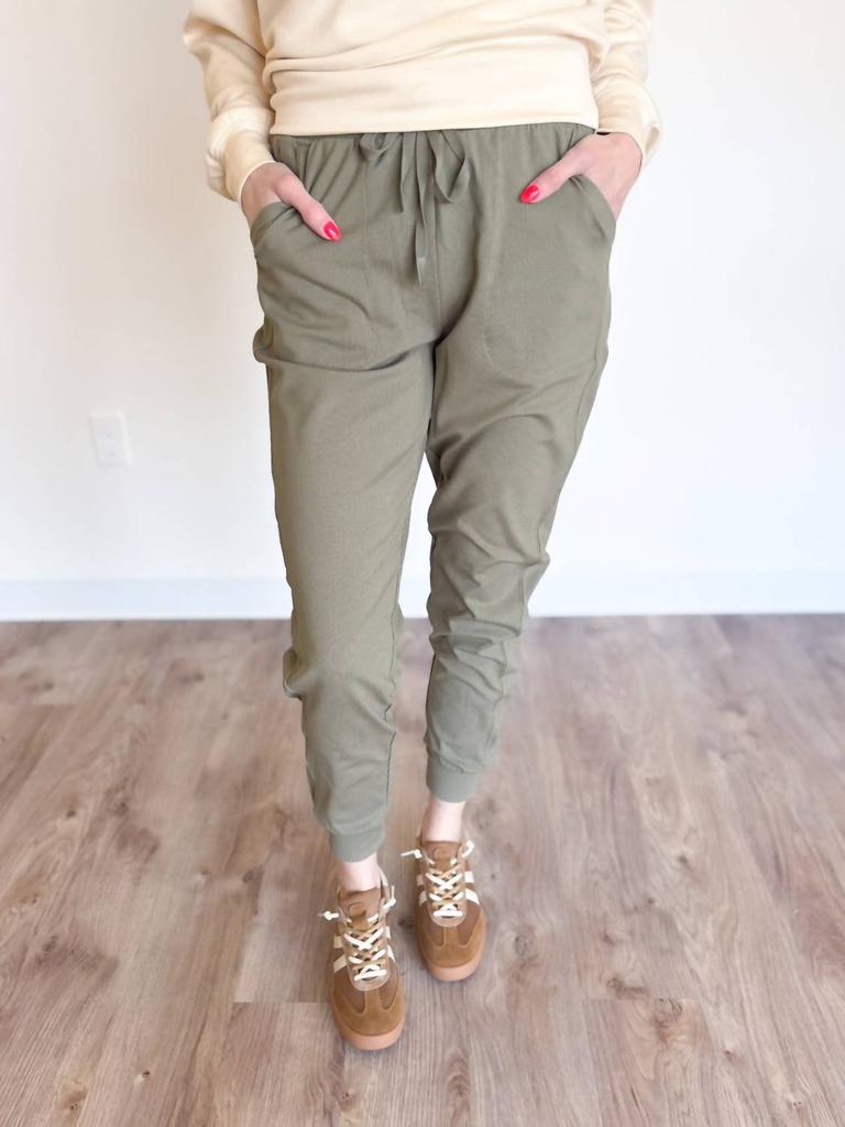 Thread 
Supply Thread 
Supply - Alena Travel Joggers