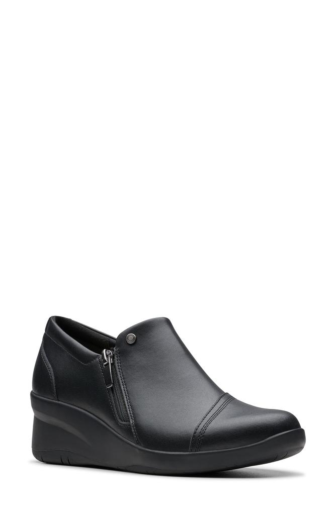 Clarks patent leather boots deals