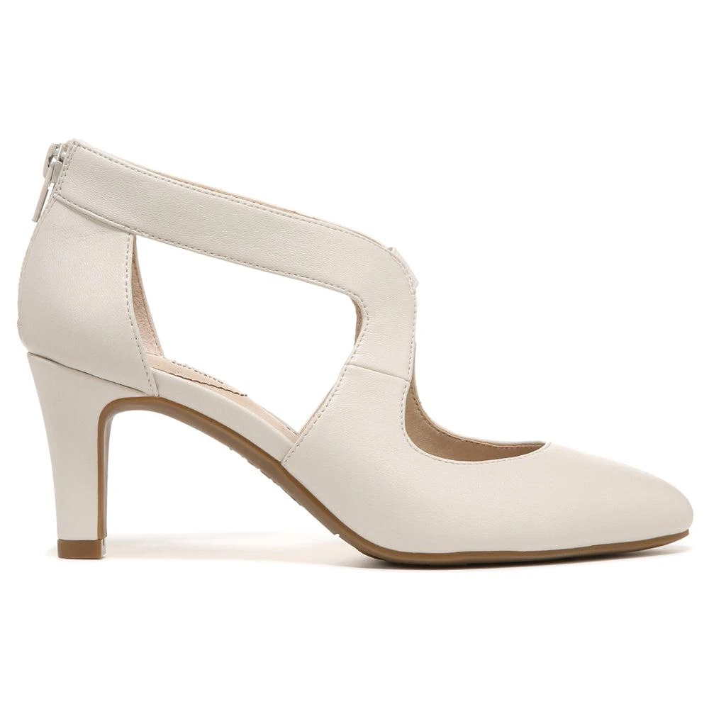 LifeStride Giovanna 2 Cut Out Pumps 1