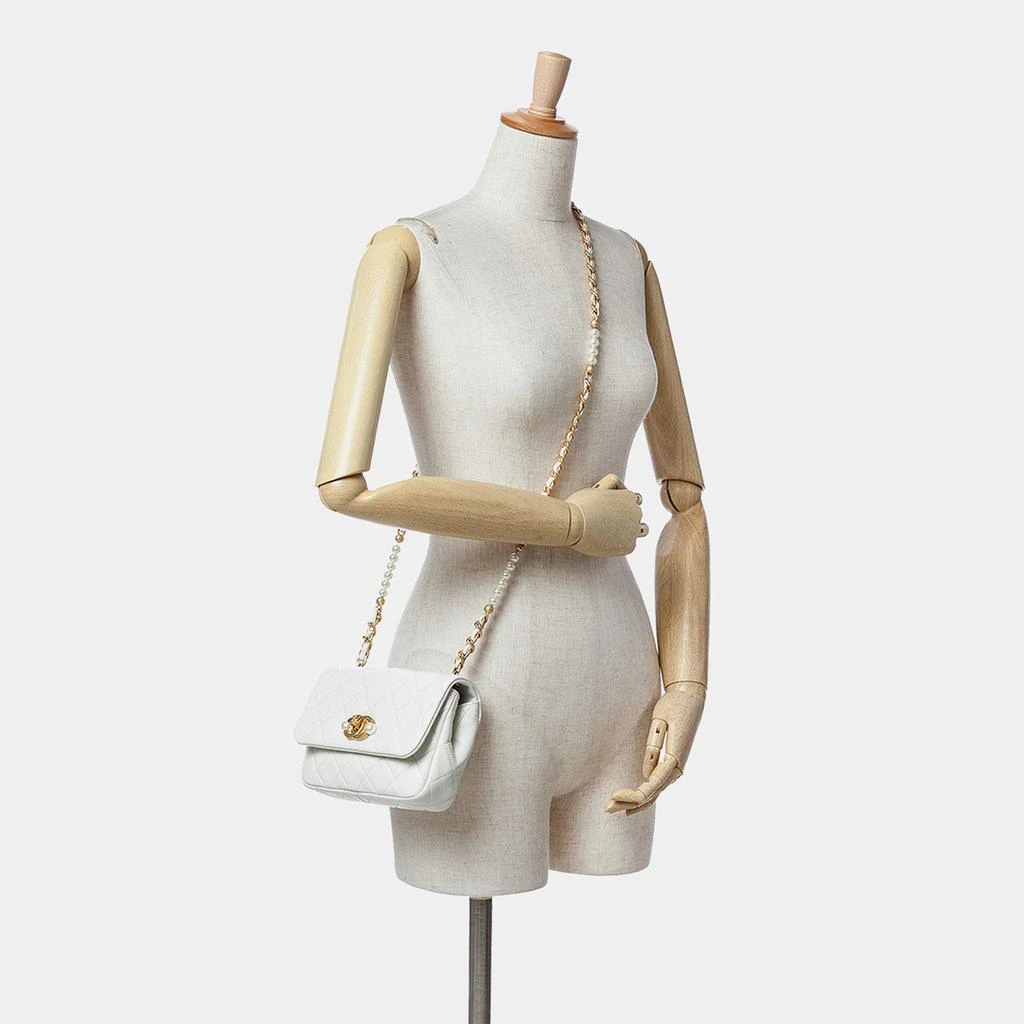 Chanel Chanel White Leather Mini Pearl Side Flap Bag 2