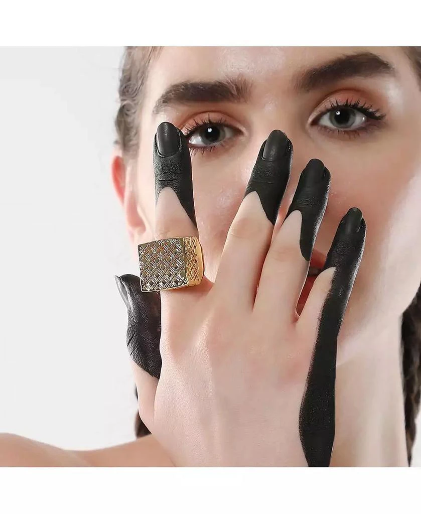 SOHI Women
s The Damascene Statement Ring 6