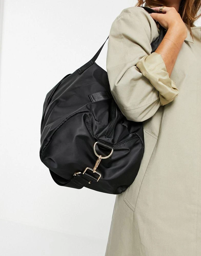 ASOS DESIGN ASOS DESIGN holdall weekend bag in black 3