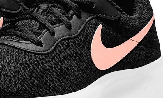 NIKE Tanjun Running Shoe 9