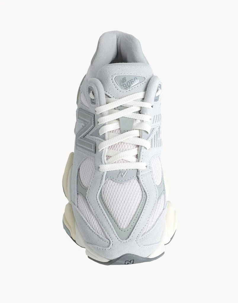New Balance Sneakers 4