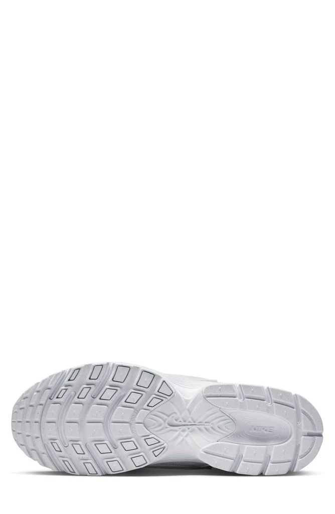 NIKE V5 RNR Sneaker 5