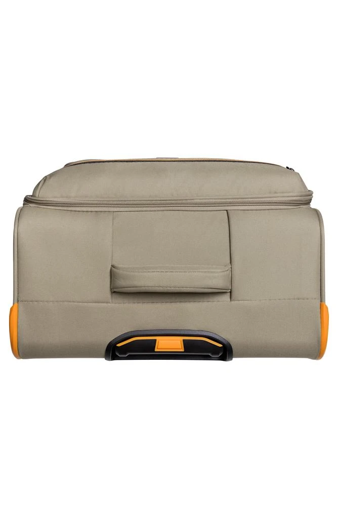 it luggage Compartment 27-Inch Softside Spinner Luggage 9