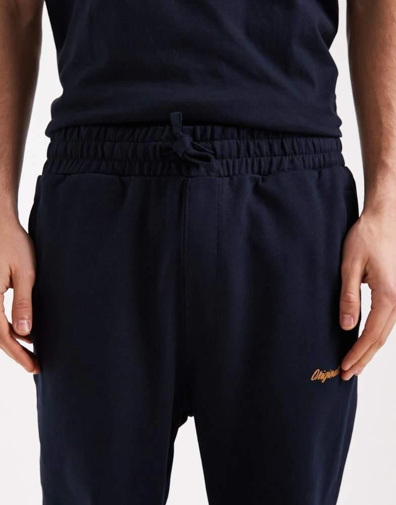 Jack 
Jones Jack 
Jones originals logo joggers in navy 5