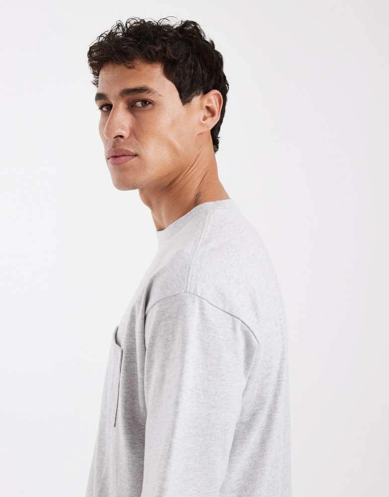 Levi
s Levi
s chest pocket tab t-shirt in grey marl 4