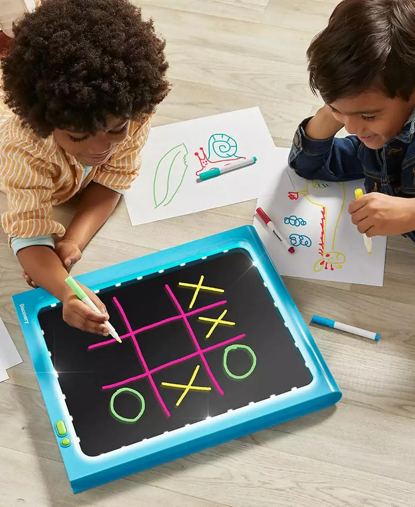 Discovery Kids Glow Easel Dual-Sided Art Station 8
