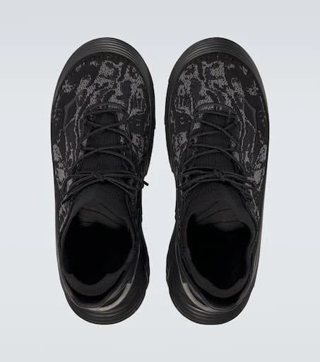 Hoka One One Restore Chukka sneakers 4