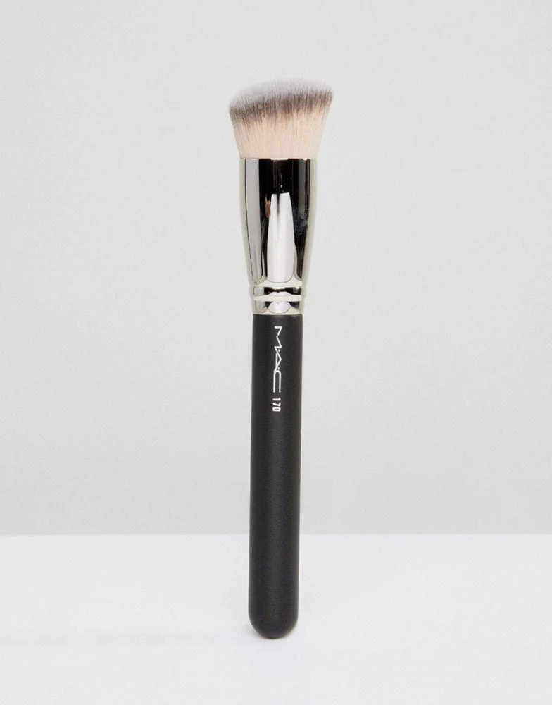 MAC MAC 170 Synthetic Rounded Slant Brush 1