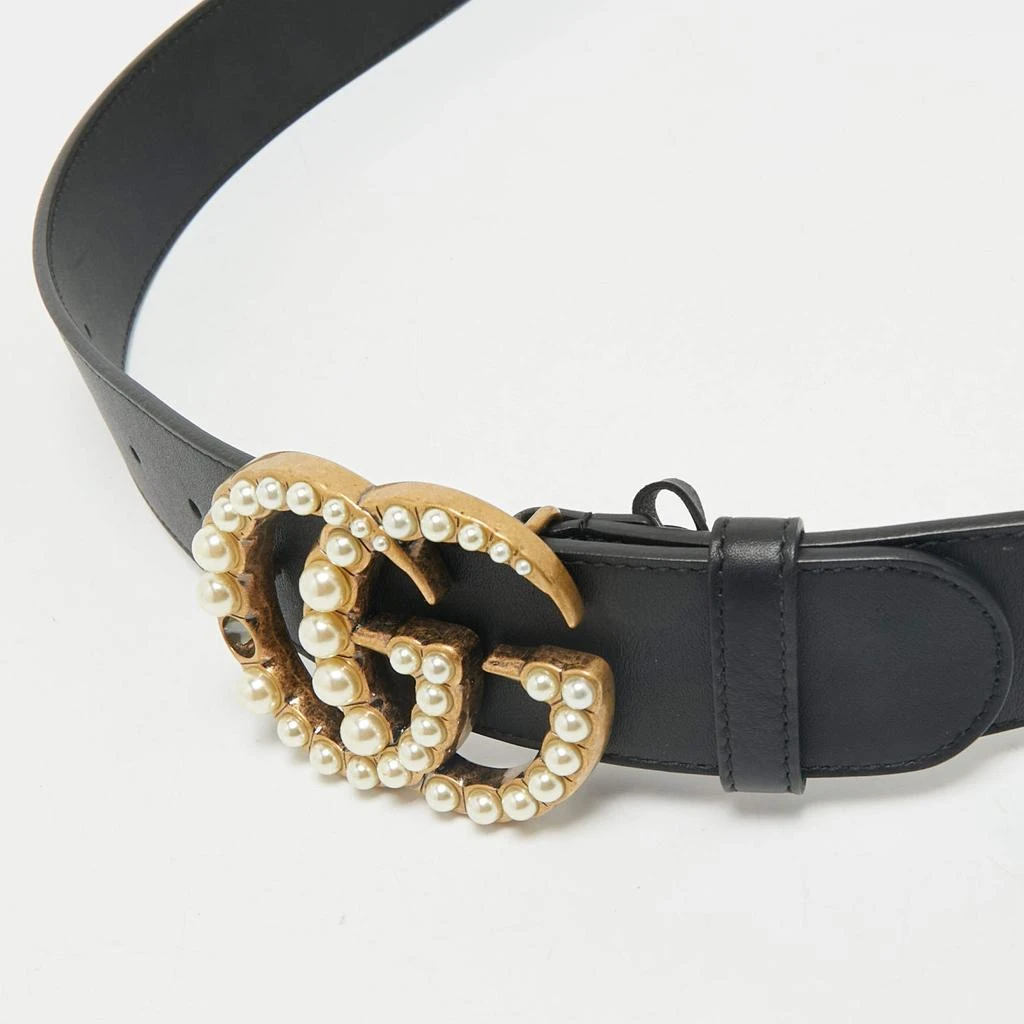 Shop Gucci Black Leather GG Marmont Pearl Embellished Buckle  display picture 2
