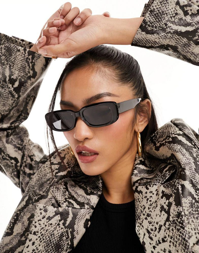 Jeepers Peepers Jeepers Peepers rectangle sunglasses in black 2