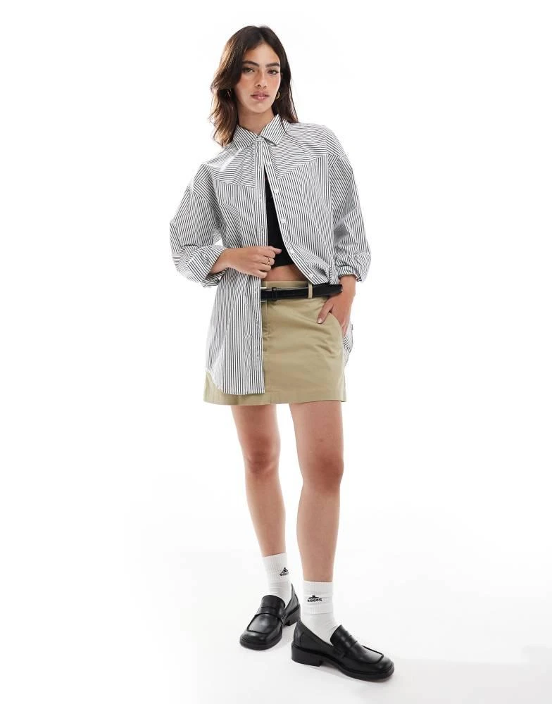 Levi's Levi's Lola pieced stripe poplin shirt relaxed fit in navy/white 2