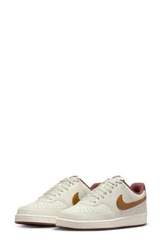 Court Vision Low Sneaker