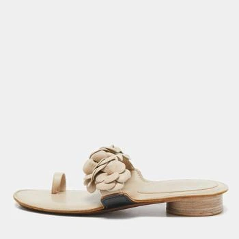 Chanel | Chanel Cream Leather Camellia Toe Ring Flat Sandals Size 39