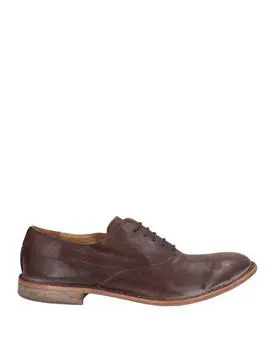 Laced shoes