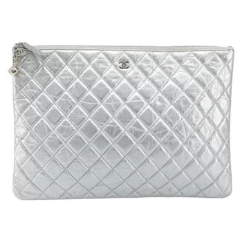 Chanel | O Case Clutch Quilted Crumpled Calfskin Leather Clutche & Pouche Bag (Pre-Owned)