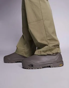 The North Face Base Camp WP Mule in brown