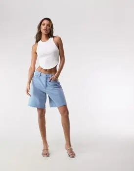 Good American jeanius good ease bermuda shorts in mid blue